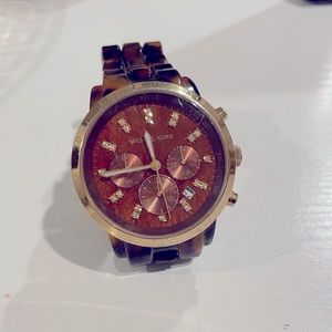 Michael kors medium sized watch